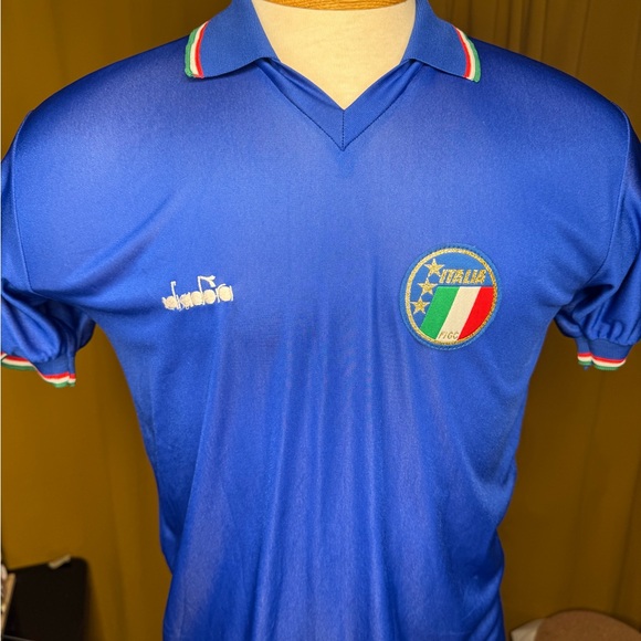 Diadora Vintage (1990s) COLLECTIBLE Blue Men's Jersey with Italian Crest
